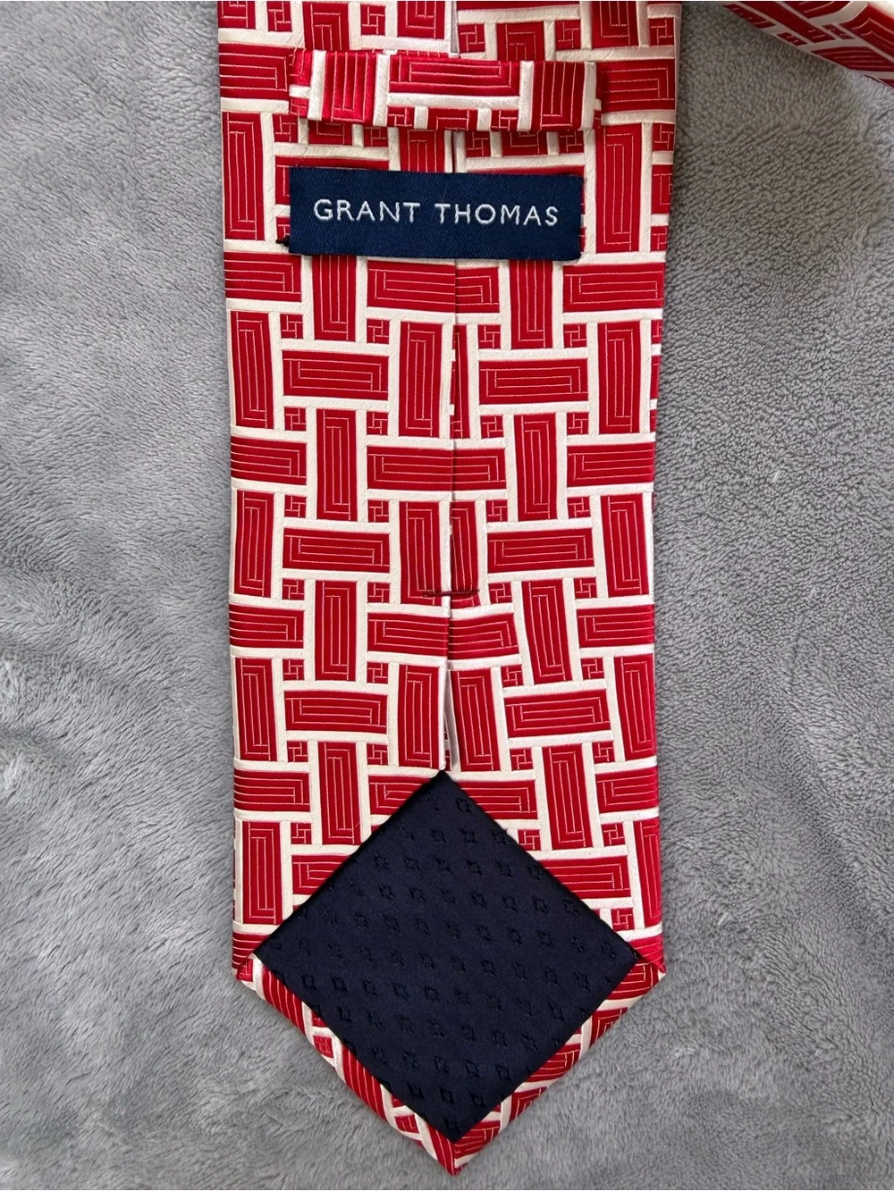 Men's Red Geometric Woven Tie - Classic Pattern